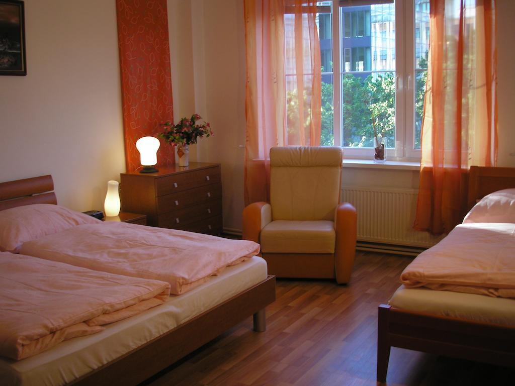 Apartment Accommodation Up To 17 Bratislava Ngoại thất bức ảnh
